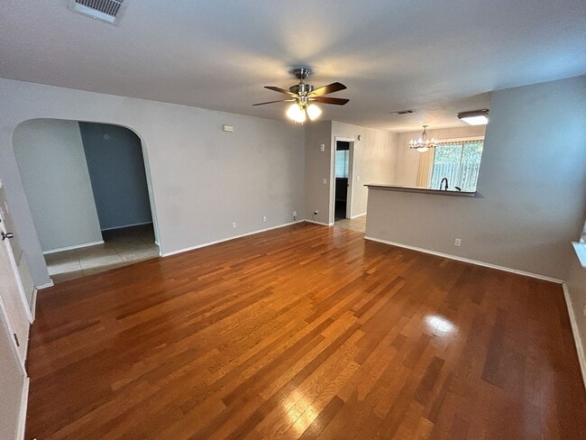 Building Photo - Cozy 3/2 in McKinney Park East