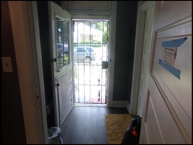 Building Photo - 922 W 21st St