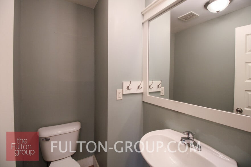 Building Photo - 113 Dwight Ave SE