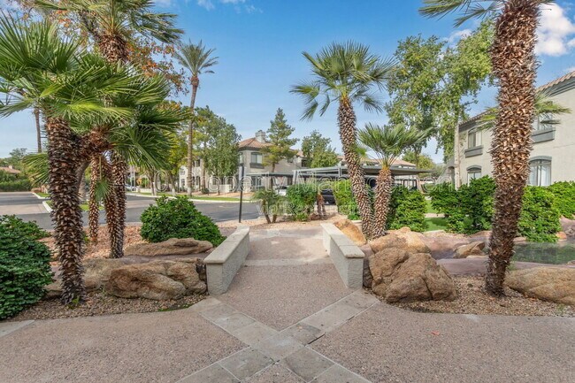 Building Photo - 15095 N Thompson Peak Pkwy