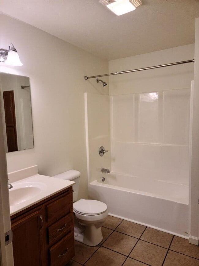 Building Photo - 121 Schofield Ct