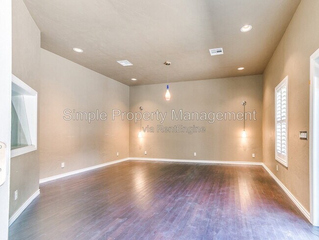 Building Photo - 10709 Green Valley Rd