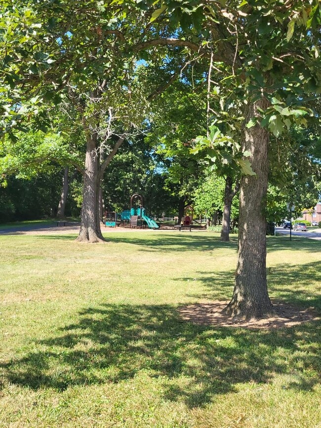 Building Photo - 2-30 Chateau Place - 22-10