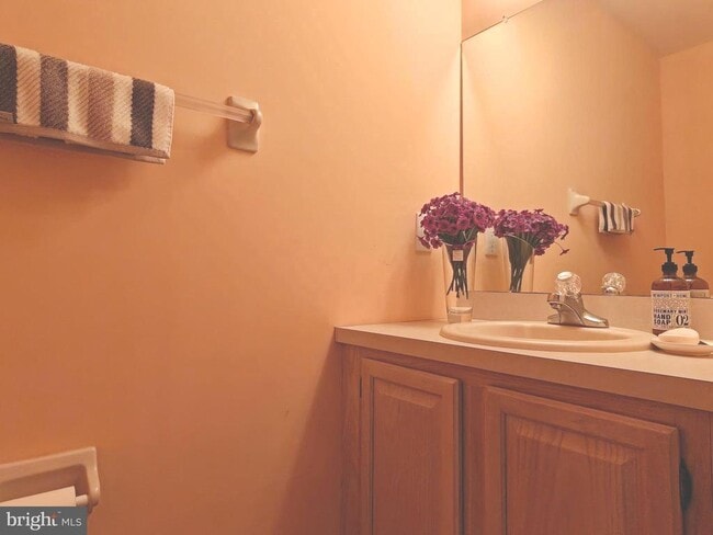 Building Photo - 38 Elkington Dr