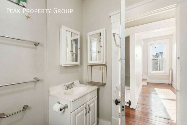 Building Photo - 204 Chittenden Ave