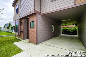 Building Photo - 827 Florida St