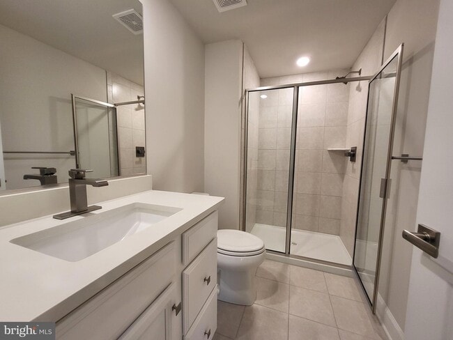 Building Photo - 1617 Phillips Dr