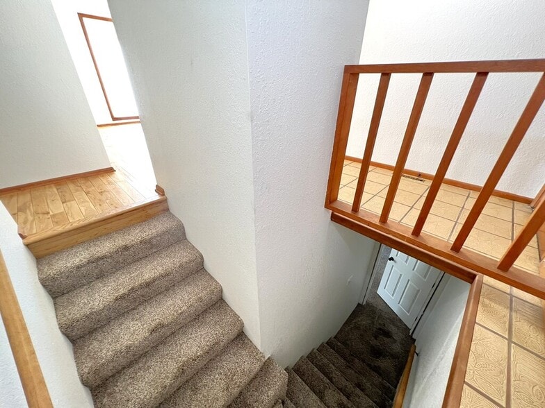 Building Photo - 2909 N Hillway Dr