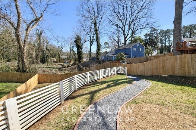 Building Photo - 830 Gaston St SW