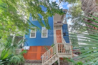 Building Photo - 35 Ashton St