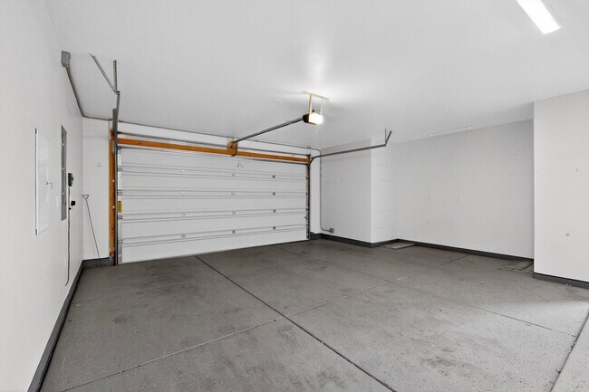 Building Photo - 5603 Linq Ct NE