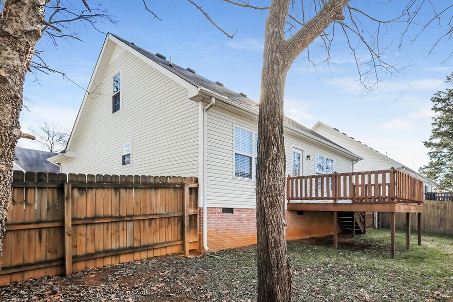 Building Photo - 1774 N Cove