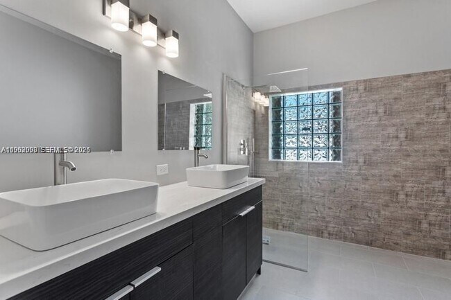 Building Photo - 1236 Meadows Blvd