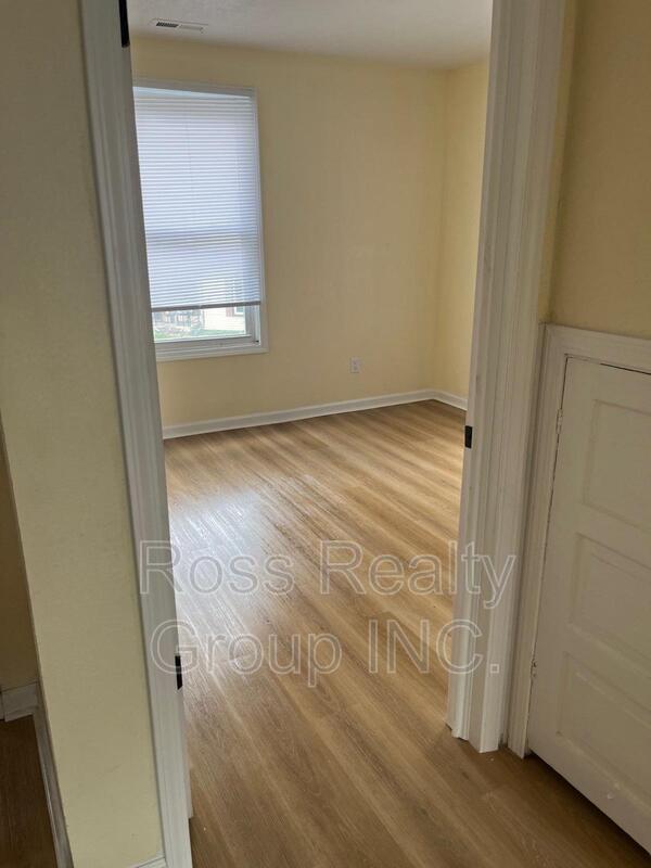 Building Photo - 653 Oswald St