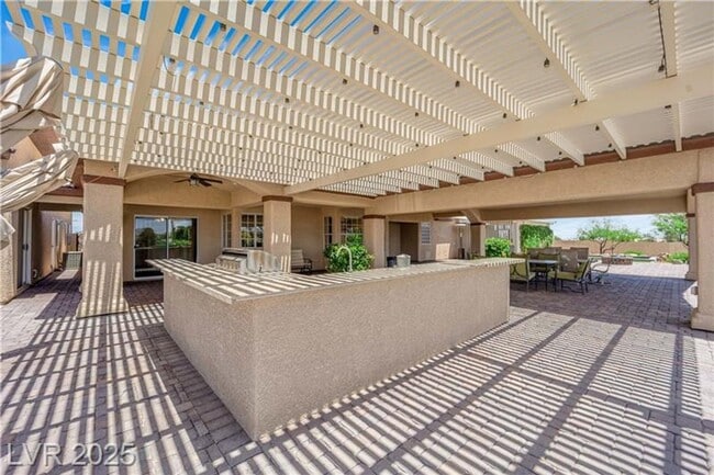 Building Photo - 1.2 Acres with Indoor & Outdoor RV Parking!!!!