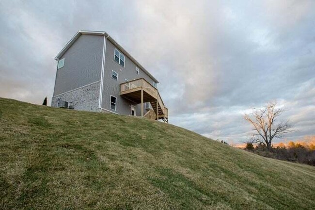 Building Photo - 932 Camden Ct