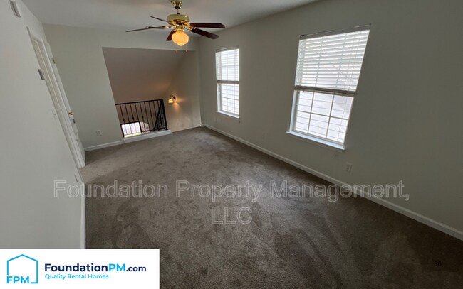 Building Photo - 1066 W Montebello Cir