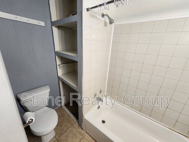 Building Photo - 1435 3rd Ave
