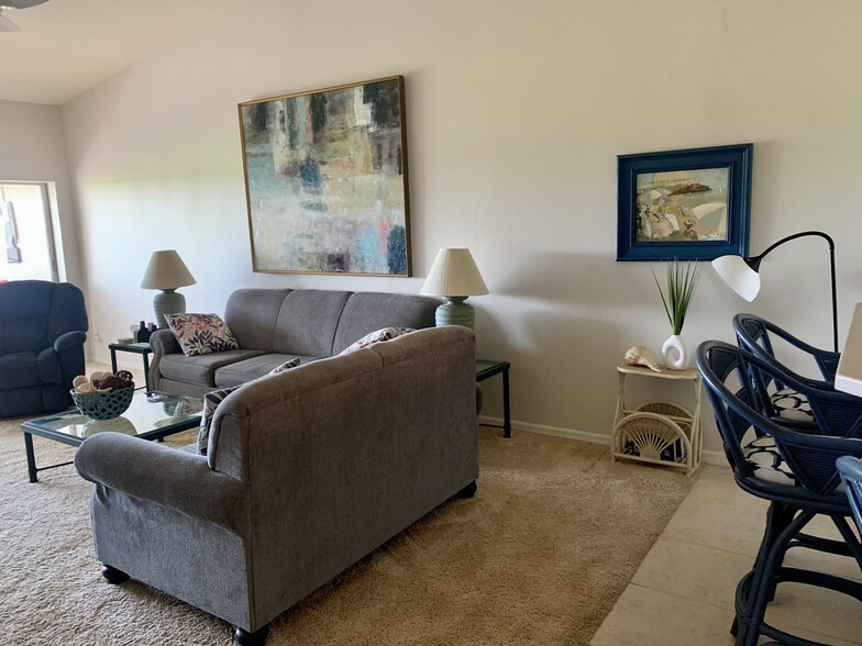Building Photo - 9860 Costa Mesa Ln
