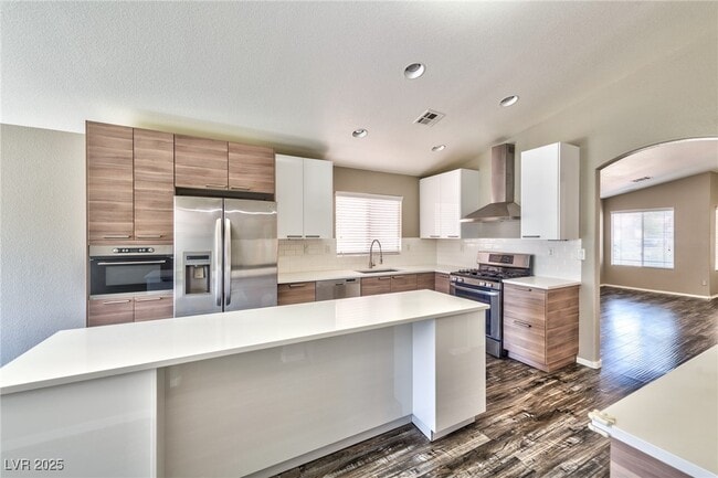 Building Photo - 4982 Perrone Ave
