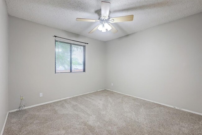 Building Photo - 6300 Capriola Dr