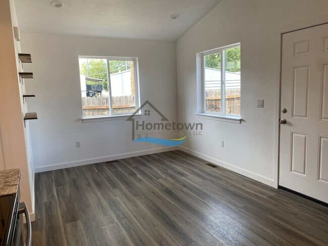 Building Photo - 2 Bedroom 1 Bath House Built in 2022 Avail...