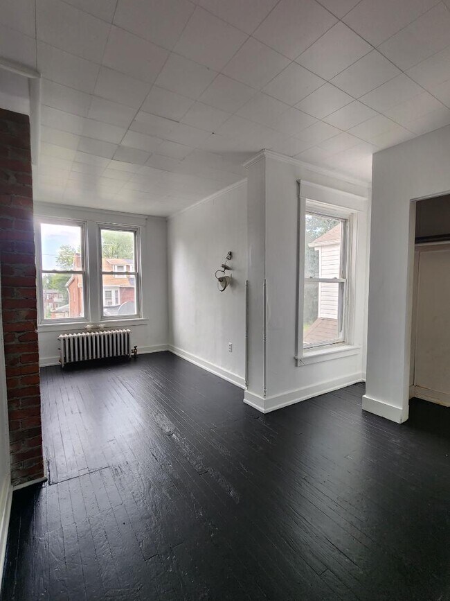 Building Photo - 2429 N 5th St