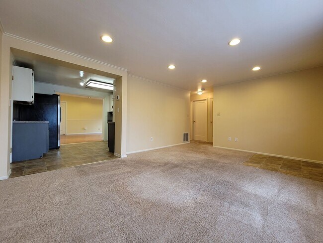 Building Photo - Bright Four-Bedroom Home with Spacious Outdoor Area