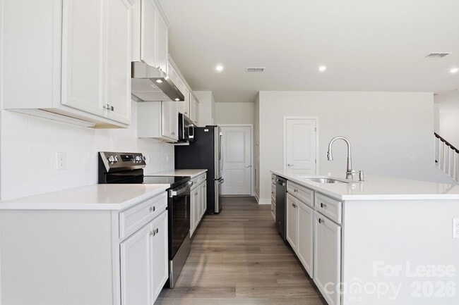 Building Photo - 862 Heathway Dr