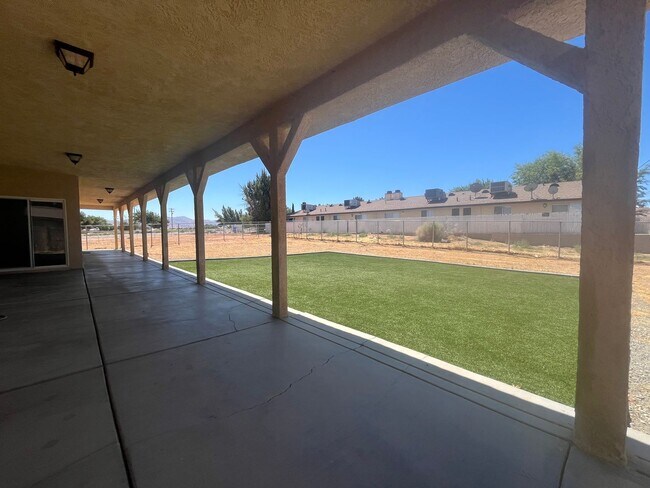 Building Photo - 3 bed 2 bth in Apple Valley. Apply today!