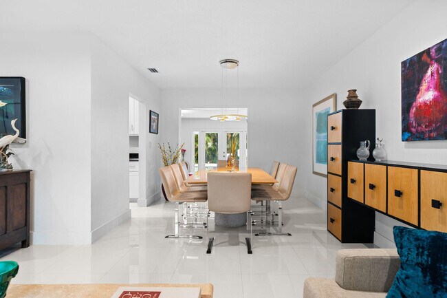 Building Photo - 326 Seven Isles Dr