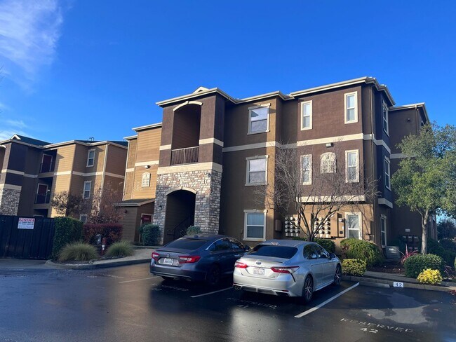 Building Photo - NICE CONDO IN ANTELOPE!!