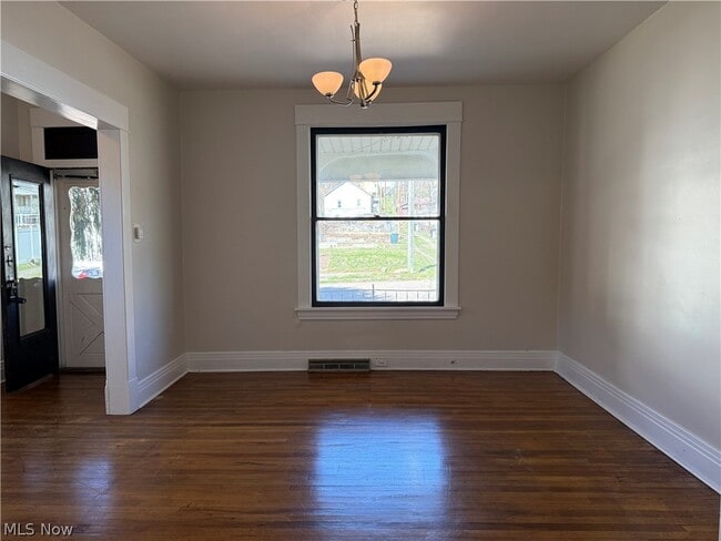 Building Photo - 110 S 8th St