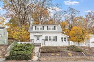 Building Photo - 577 Chandler St