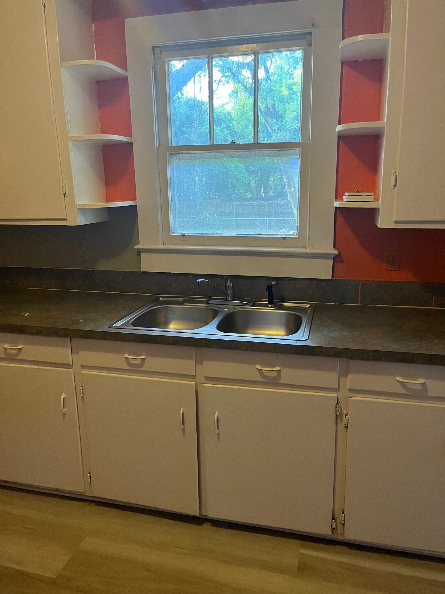 Building Photo - 1009 Mamie Street