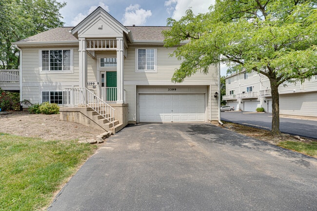 Primary Photo - 3399 Ravinia Cir