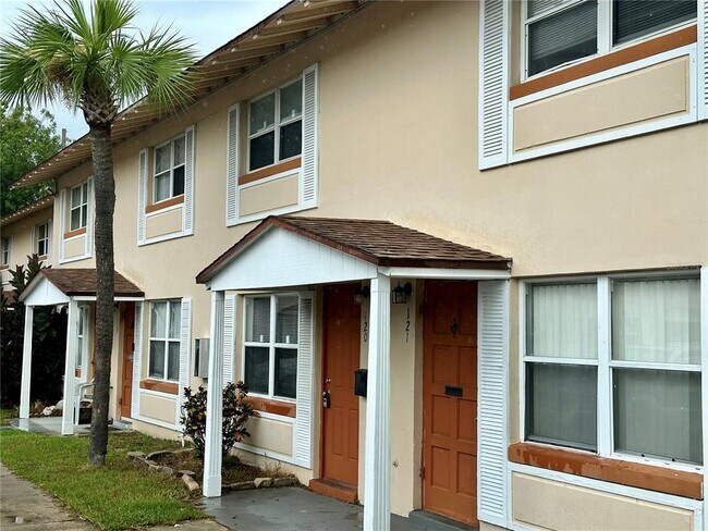 Primary Photo - 1600 S Palmetto Ave