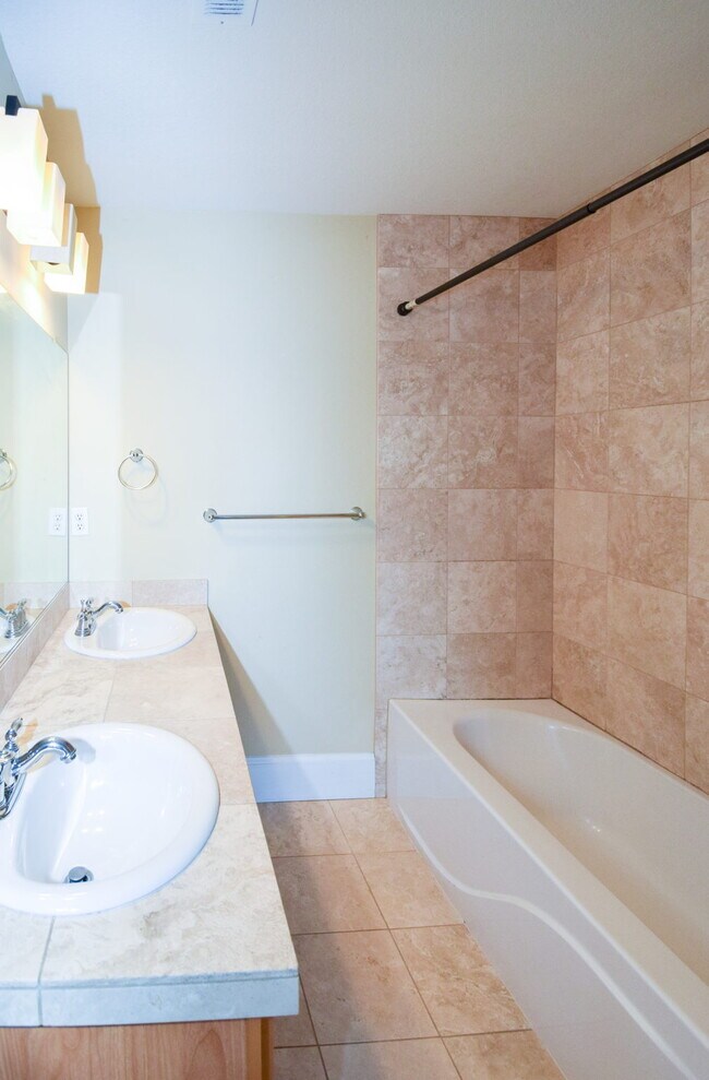 Building Photo - 18465 SW Stepping Stone Dr