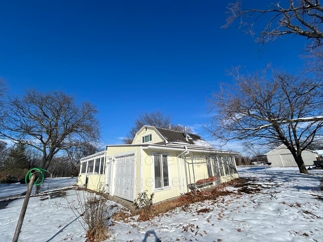 Building Photo - 1011 Cedar St