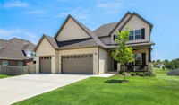 Building Photo - 5915 SW Dryden Rd.