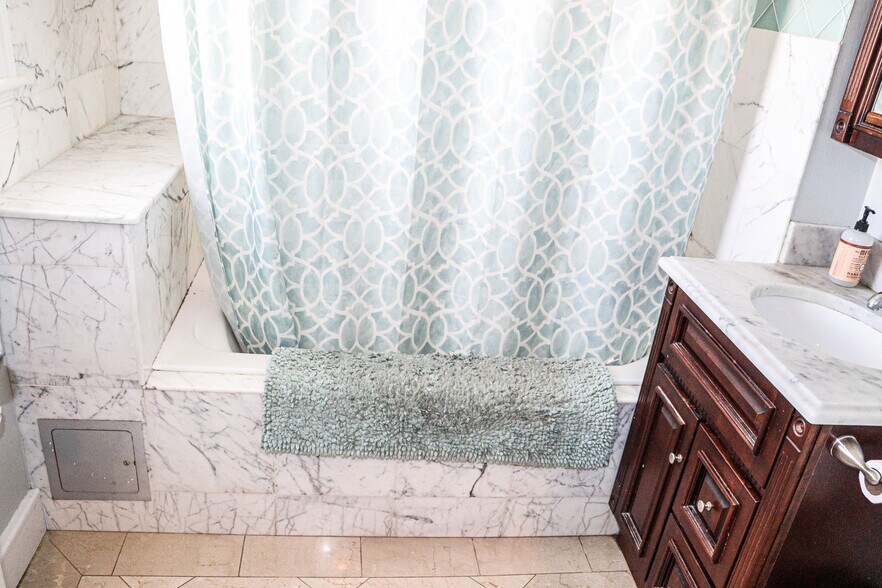 Building Photo - 36 Lancaster St