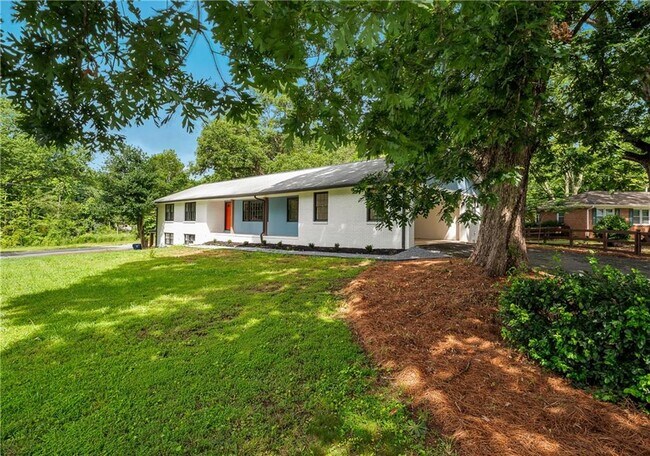 Primary Photo - 2371 Holly Springs Rd