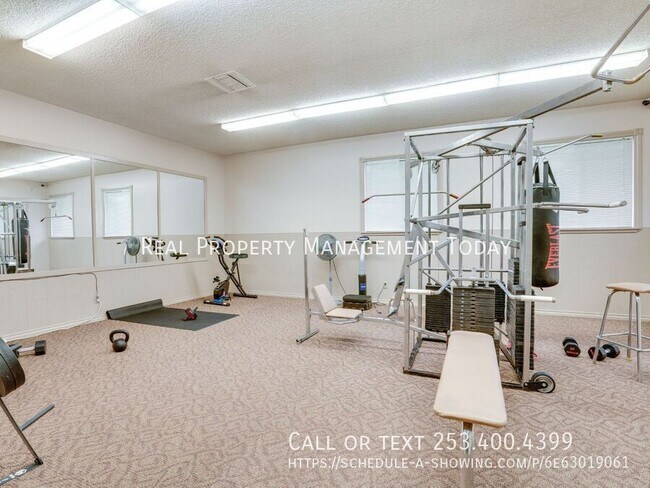 Building Photo - 1505 N Defiance St