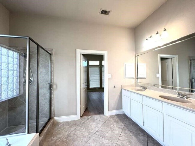 Building Photo - 25419 Lockspur Dr