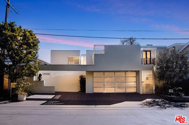 Building Photo - 26940 Malibu Cove Colony Dr