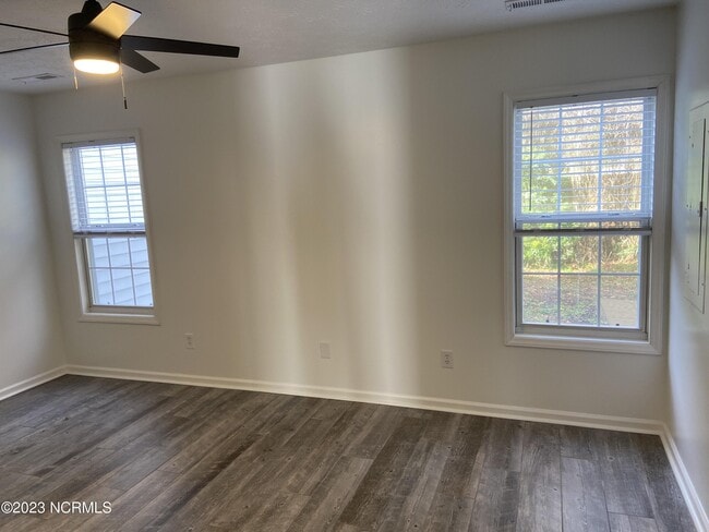 Building Photo - 338 Emerald Cove Ct