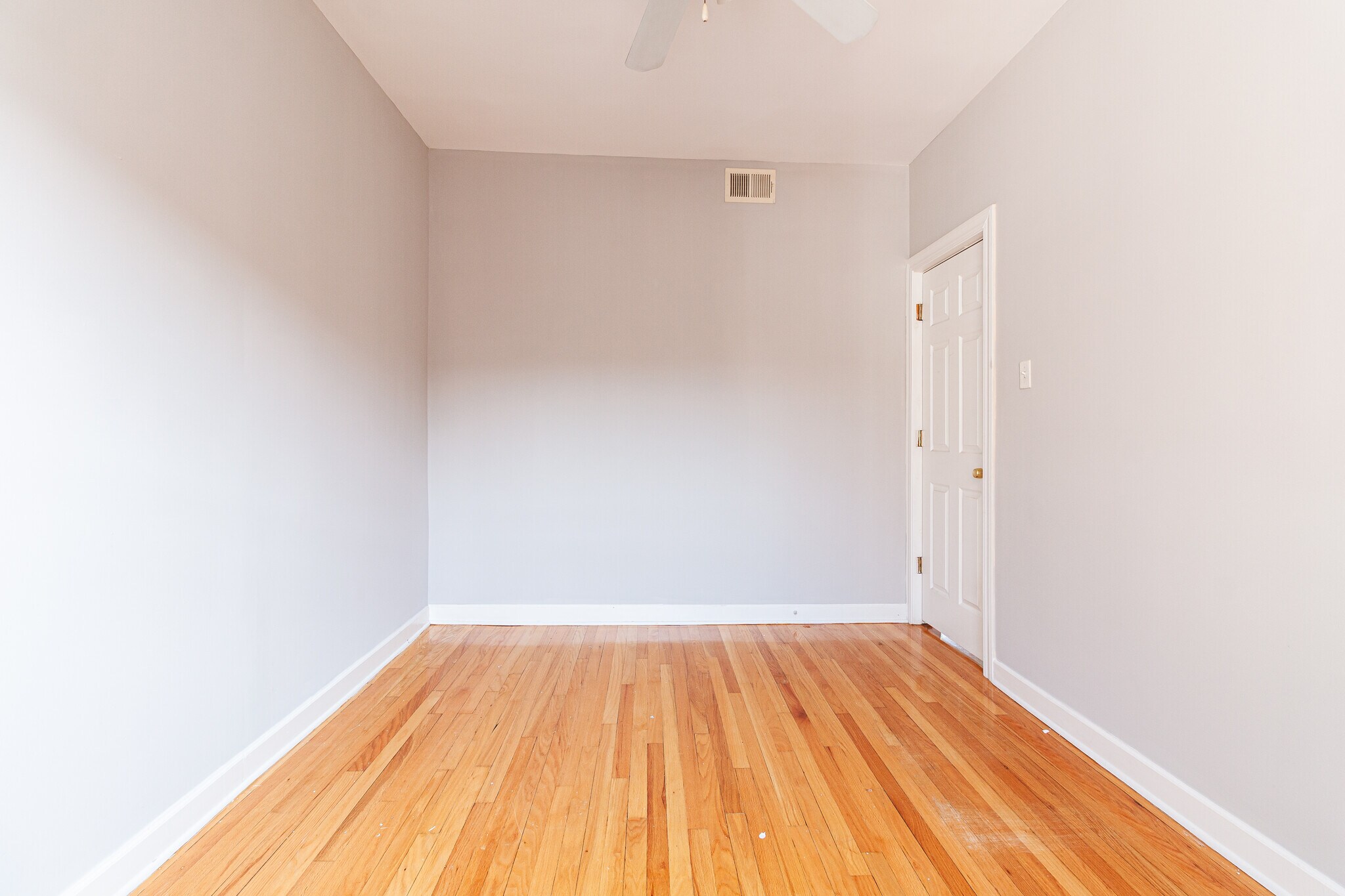 Building Photo - 540 W Aldine Ave