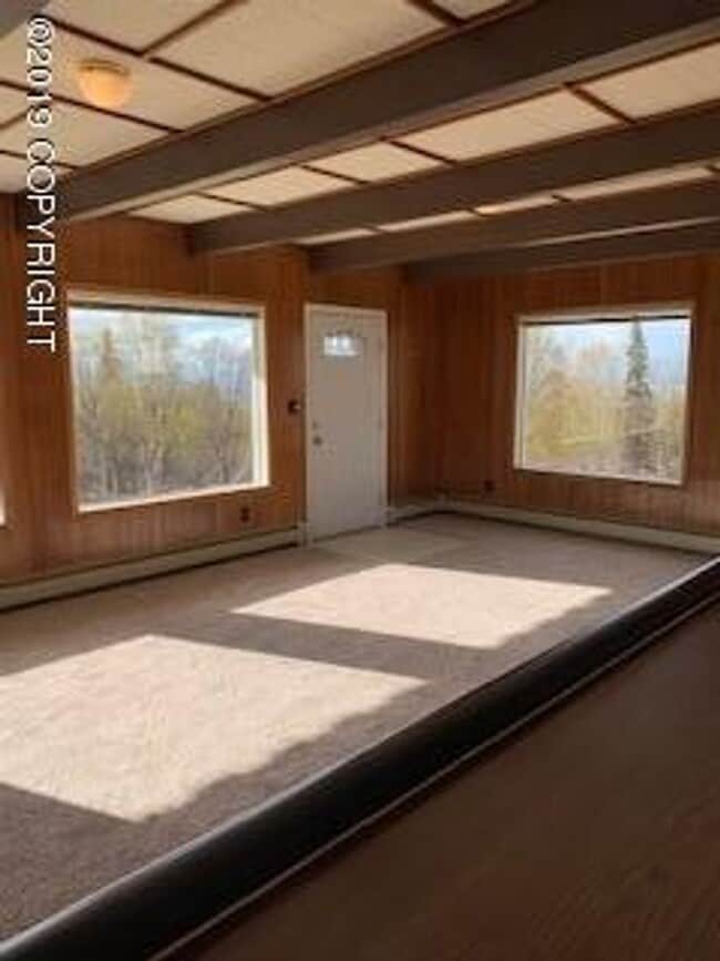 Building Photo - Quiet home in South Anchorage with Views