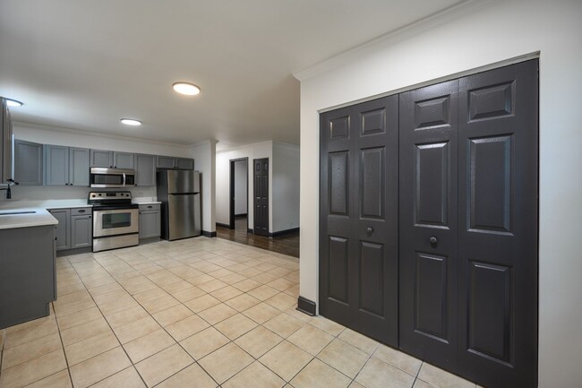 Building Photo - **REMODELED EAST NASHVILLE BUNGALOW IN HIG...