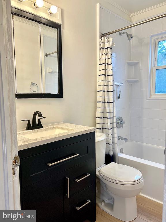 Building Photo - 303 Willow Ave